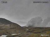 「北海道・雌阿寒岳で火山性地震増加　火山活動高まれば入山規制の可能性　気象庁が注意呼びかけ」の画像1