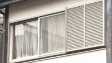 「過去に殴ったことある」逮捕の64歳息子　94歳母親を階段引きずり下ろし…死亡　以前から暴行加えていたか　警視庁