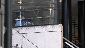 大阪ミナミの商業ビルで男性2人切りつけ　若い男数人が逃走　大阪市中央区