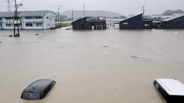 【中継】ダブル台風接近中　鹿児島で線状降水帯　屋根の高さまで水没した車も　「5～10分で一気に水かさが増した」　薩摩川内市
