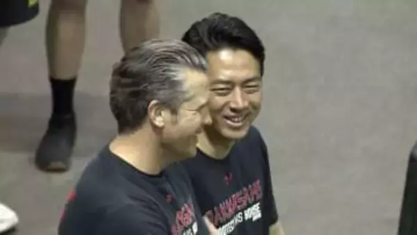 小泉防衛相がアメリカ・ヘグセス国防長官と米軍トレーニングに参加　マシンを使う運動や腕立て伏せなどで汗を流し親交深める