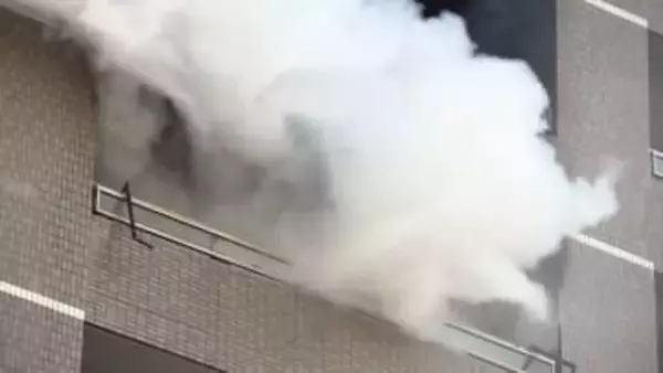 マンション火災で1人逃げ遅れか…地上12階建て8階の一室が焼ける　東京・渋谷区