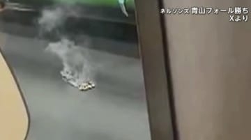 お笑い芸人遭遇「爆弾と思っちゃうぐらい」モバイルバッテリーが電車内で発火…専門家「急激な温度変化による結露も注意」