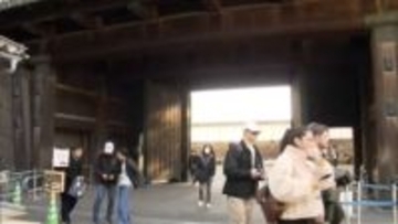 皇居・東御苑の入園者が4000万人到達　東京都内に住む女性に記念品を贈呈　1968年から一般公開