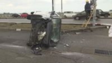 国道8号で車同士が衝突、中学生含む2人が死亡　交差点で出会い頭の事故