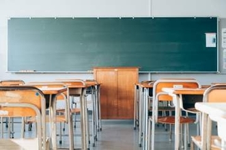 卒業した女子中学生にキスやハグしたとして20代男性教師を懲戒免職　「キスやハグしていない」否認も　千葉県教育委員会