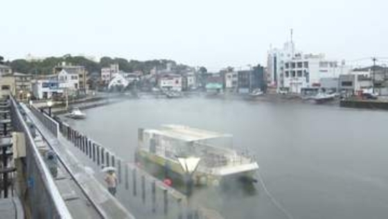 【中継】神奈川・三浦市で大雨続く　観光地三崎港は閑散…人気遊覧船も全便運休　土砂災害警報も