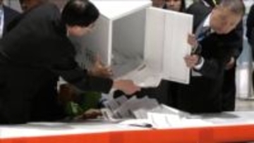 大規模火災めぐる政府への不信感高まる中で香港議会選挙　投票率は低水準　投票行かないよう呼びかけた11人逮捕