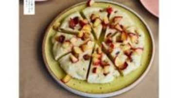 フライパンひとつで気軽におやつ作り！グルテンフリーな「ジャガイモもち」と「焼きリンゴの蒸しパン」の作り方