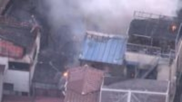 木造住宅「1階から火が…」消防車など13台で消火活動も現場は住宅密集地の集合住宅　付近の家への延焼も　大阪・守口市