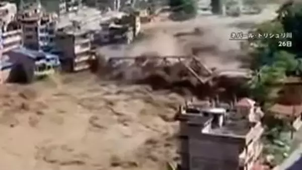 ネパール・中国の国境地帯で土石流　362人死亡、日本人5人連絡取れず