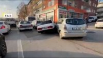 “暴走車”が車7～8台に衝突…街はパニックに　無免許の18歳男に罰金約32万円　トルコ