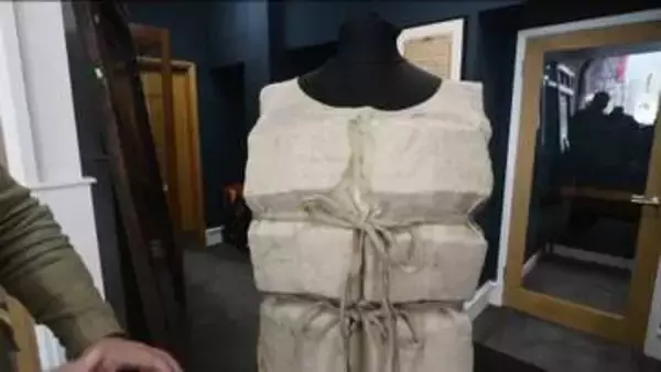 タイタニック救命胴衣 1億円超で落札 生存者着用、競売で高値
