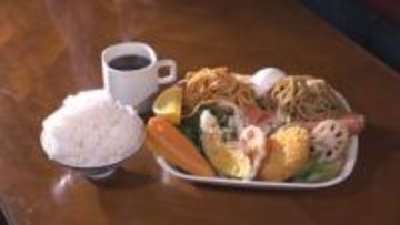 500円でおかずが盛り放題…山あいに驚きの“モーニング”が楽しめる喫茶店 78歳の店主が支える魅力