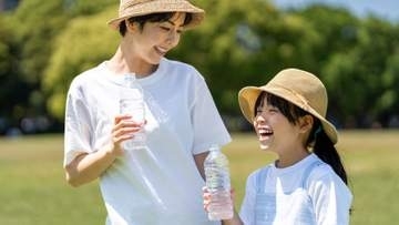 熱中症の症状と対策は？体を「内と外」から冷やす予防法。ハンディーファンとネッククーラーは使い方次第で逆効果に？