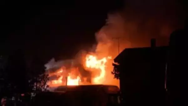 住宅火災で焼け跡から女性1人の遺体発見…親子2人暮らしで遺体は80代の母親か　50代女性が喉の痛み訴え病院に搬送　北海道江別市