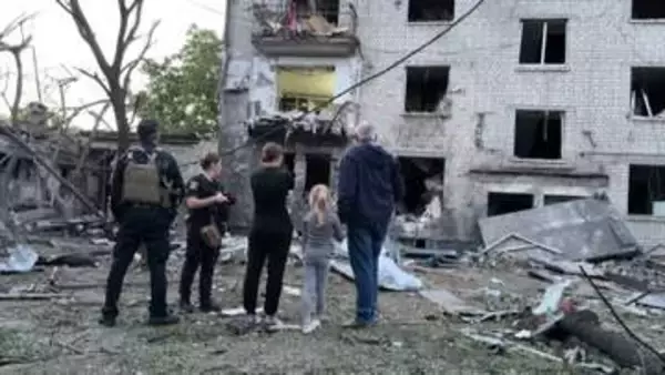 ロシア軍がキーウに6日連続の大規模攻撃　首都とキーウ州で12人死亡、21人けが　ゼレンスキー大統領が防空支援訴え