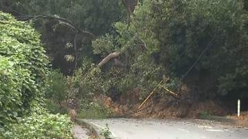 【中継】台風25号による生活への影響が長期化　崩れた土砂が電線巻き込み道路に流出　断水や停電続く　千葉・市原市