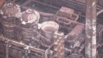 【衝撃映像】「家が振動するような感じの爆発音」レンガなどが周囲に飛び散る＿室蘭の製鉄所で大規模爆発…内部温度1200℃の「熱風炉」が崩落＿周囲には大量のがれき散乱と焼けた車も＜北海道室蘭市＞