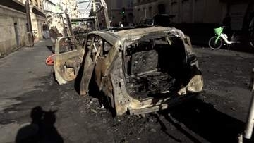 商品奪われ、ATM破壊　フランス大規模デモに乗じた略奪・破壊相次ぐ　マクロン大統領が緊急演説