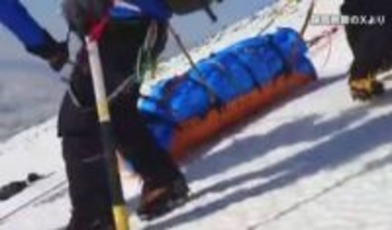 冬の富士山“無謀登山”の中国人救助…滑落リスクと隣り合わせで救助隊員は命懸け　専門家「突風で人が飛んでしまうことも」
