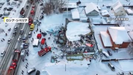 極寒の地ロシア・シベリアのショッピングセンターで崩落事故…大量の雪を必死に下ろす救助隊　当局は所有者を拘束