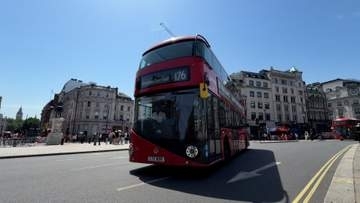 路線バス運転手1500人が記録的熱波でストライキ　ロンドン名物「赤いバス」一部運休へ　会社側の暑さ対策不十分訴え