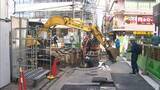 「横浜駅近くの陥没した道路はきょう中にも復旧へ　土の流入収まりアスファルトで舗装後に通行再開の見通し」の画像1
