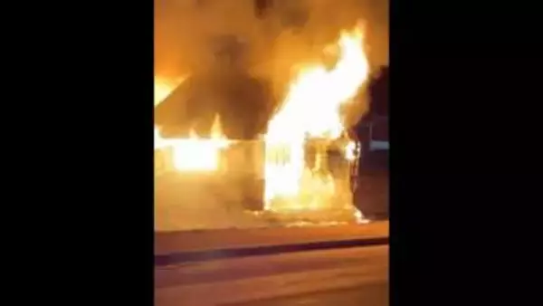 「バス停が燃えている」立ち上がる炎　国道沿いのバス停全焼　近くのホテルでも火事　連続不審火か　北海道