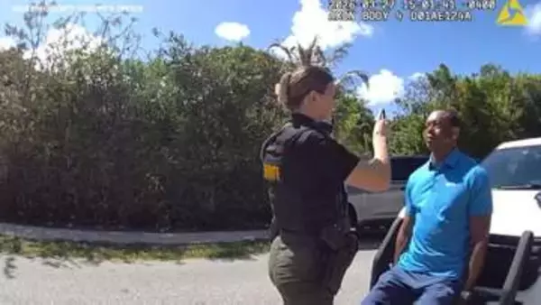 「目がうつろ…タイガー・ウッズ選手逮捕時の映像公開　「逮捕ですか？」「その通りだ」　動作テスト対応できず、もうろう状態　薬物影響か」の画像