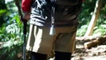 「クマ鈴を忘れた日に襲われた」山で働く人とメーカーに聞く、クマ鈴の効果と選び方。お勧めは異なる音域を2個持ち？