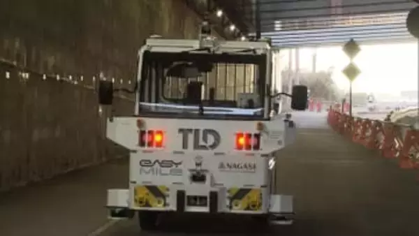 コンテナ運搬車の自動運転を羽田・成田空港の制限区域内で国内初の実用化　航空業界の人手不足解消に期待