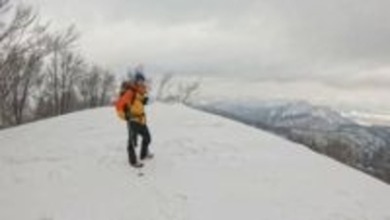 岳人を魅了する厳冬期の山　雪をたくわえ白銀に染まる「銀杏峰」　福井で屈指の美しい山をガイドと登る