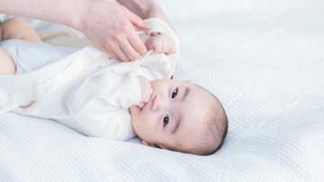 おむつがなくなったら赤ちゃんのうんちはどうする？非常時にも役立つ「簡易おむつ」の作り方　大事なのは「柔軟な発想力」