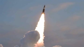 北朝鮮が昨日発射のミサイル写真公開　新型短距離弾道ミサイルか