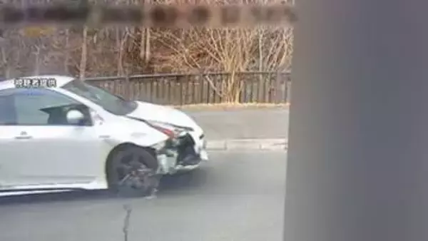 「「どんな勢いでぶつかったんだ」当て逃げ、さらにひき逃げ　車を警察が押収も所有者はおらず　北海道・千歳市」の画像