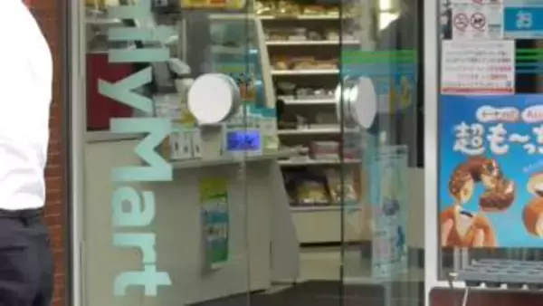 コンビニ強盗未遂　レジ前で店員に刃物突きつける　店長に取り押さえられた60代男を逮捕　東京・品川区