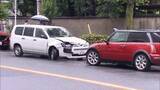 「対向車線にはみ出し…車同士が正面衝突　1人けが　東京・世田谷区」の画像1