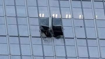 北京の高層ビルに小型機が衝突　操縦士1人死亡
