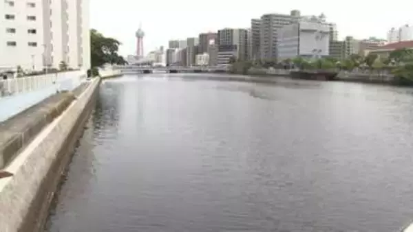 川に浮いていた女性遺体はネパール人の25歳専門学校生　頭部に多数の傷　鈍器で殴られたか　殺人事件と断定し捜査　福岡市