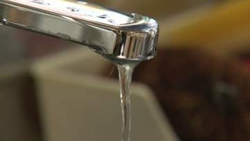 【夏の断水への備え】「洗濯も風呂にも入れない」ほぼ全世帯約1万3000戸に影響＿高齢者が感じた不便「水の袋を持つのが大変」→いざという時に“家庭用タンク”や非常用トイレ＆ラップも確認を〈北海道根室市〉