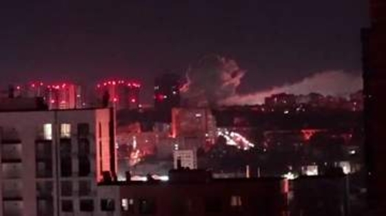 ロシアが住宅街やウクライナ最大級データセンターなど攻撃　子ども2人含む20人ケガ　ウクライナもロシアの製油所などドローン攻撃