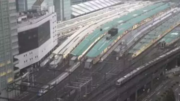 台風接近で交通機関に影響　連休中に欠航・運転見合わせも