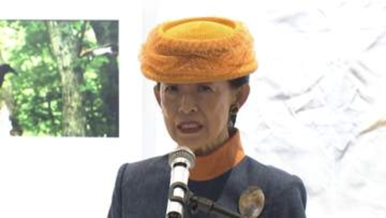 久子さま　駐日大使らが写した“日本”を鑑賞　久子さま撮影のリスの“決定的瞬間”も展示