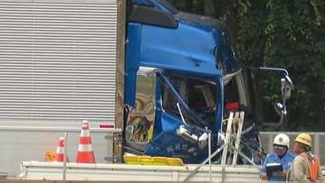 【独自】北陸道の2人死亡事故、トラック内から酒の缶を押収　危険運転致死容疑も視野に捜査　運転手の男(56)は飲酒認める