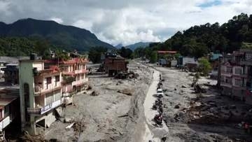 ネパール・中国土石流の死者1000人超に　身元判明は5％程度　日本人5人含む5152人が安否不明　発生から1週間