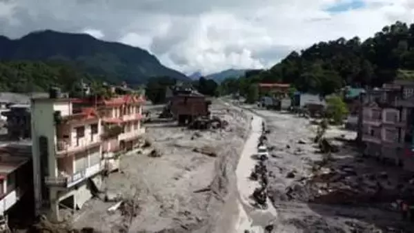 ネパール・中国土石流の死者1000人超に　身元判明は5％程度　日本人5人含む5152人が安否不明　発生から1週間