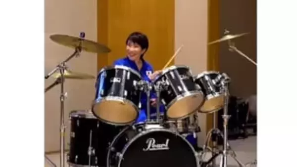 高市首相と李在明大統領がドラムセッションでBTS「ダイナマイト」とアニメに登場の「ゴールデン」を演奏