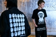 A BATHING APE®とコム デ ギャルソンが交差する、“ポップアート”としてのカプセルコレクション