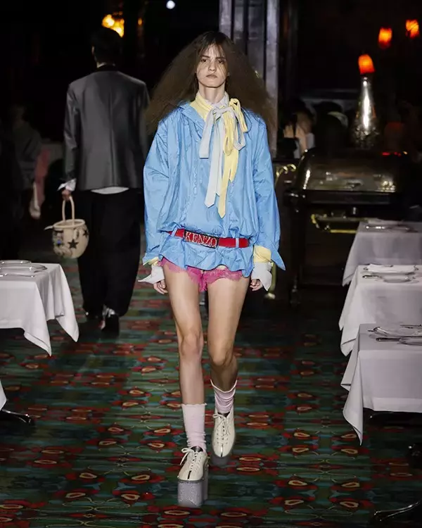 「【ルック】KENZOが2026年春夏コレクションをパリで発表」の画像